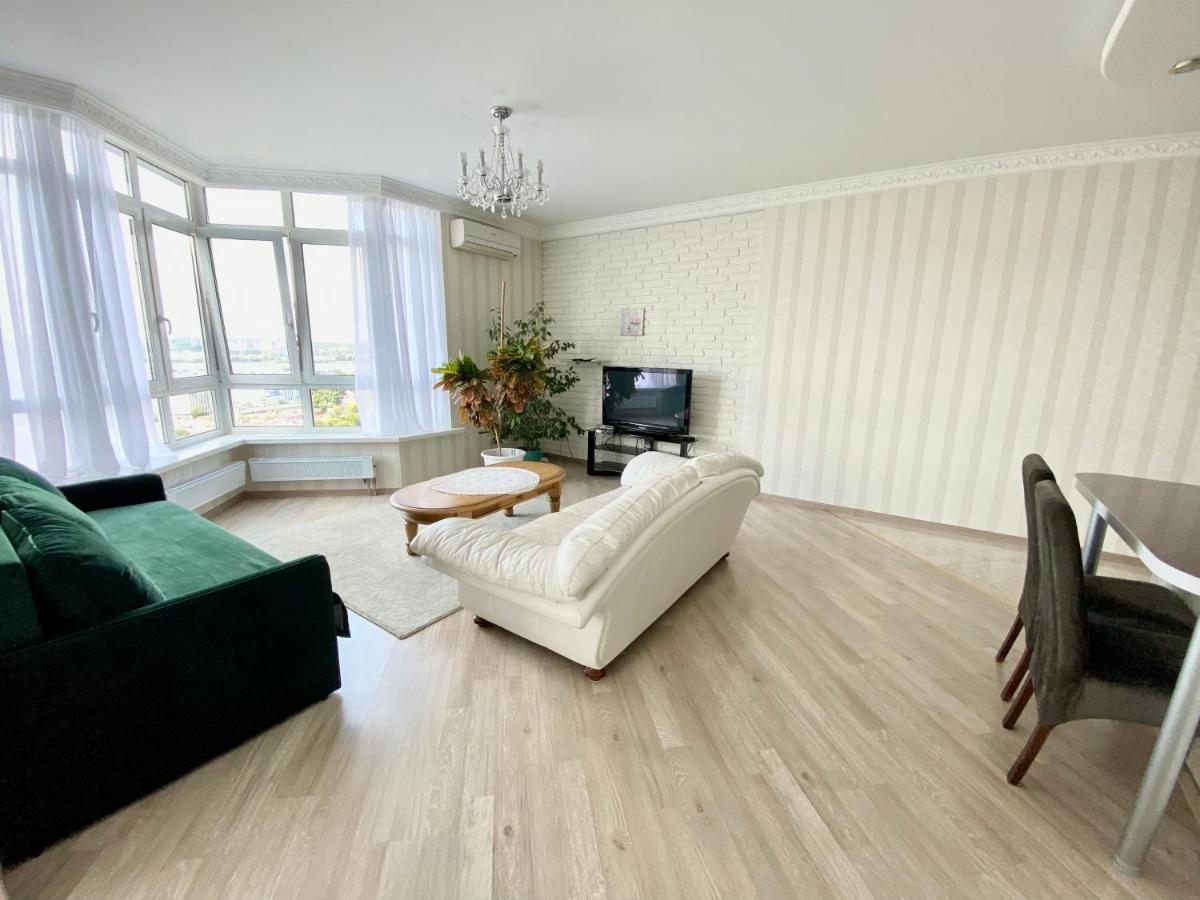 Apartments With Dnipro View Kiev Ngoại thất bức ảnh